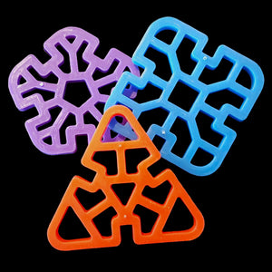 Brightly colored plastic links make an easy toy base. Multiple holes allow for endless possibilities! Links are approx 2" to 3" and come in a variety of shapes and colors.