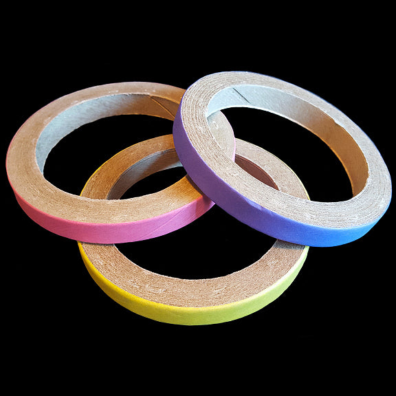 Non-toxic, bird safe paper rings can be used as foot toys for medium or large parrots, slipped over perches or used as a toy base. Approx size (outside diameter) is 4