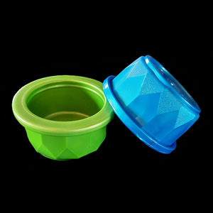 Heavyweight plastic crock ideal for serving chop to small birds (budgies, lovebirds, green cheek conures, etc). Measures approx 1-3/4" tall by 3-1/2" (outside edge).  Available in blue and green.