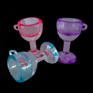 Large crystal colored goblet charms measuring approx 1" at the top by 1-5/8" in length with a small 2mm (approx 5/64") stringing hole.  Package contains 10 charms in assorted transparent colors.